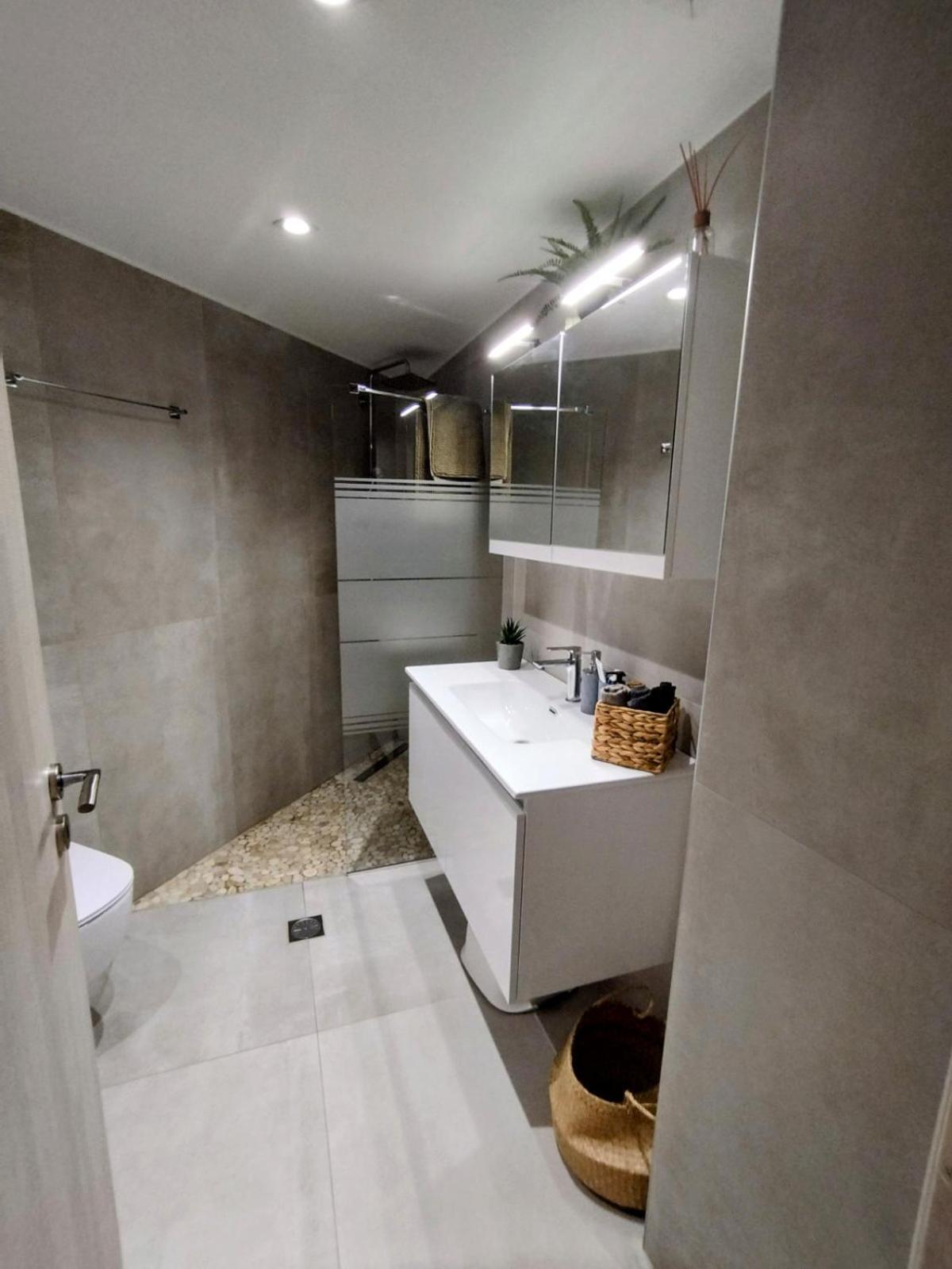Floral Home 1 - Ground Floor Apt With Courtyard And Private Parking! Atina Dış mekan fotoğraf