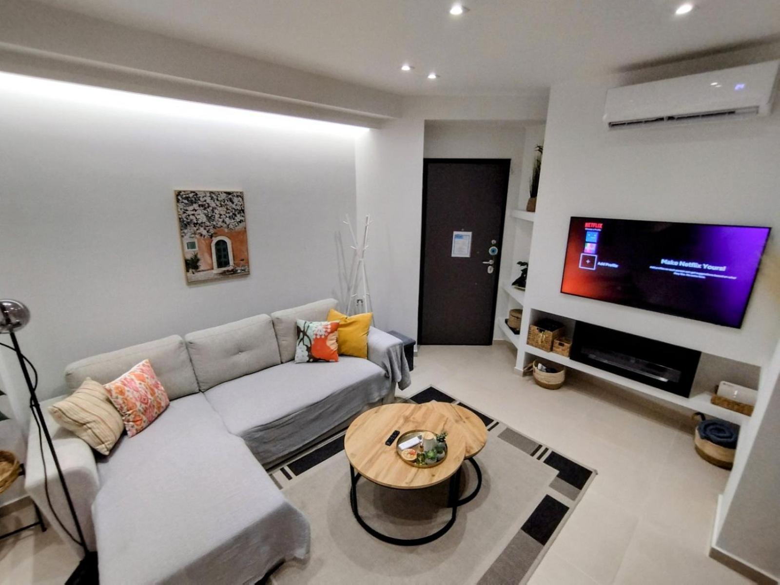 Floral Home 1 - Ground Floor Apt With Courtyard And Private Parking! Atina Dış mekan fotoğraf